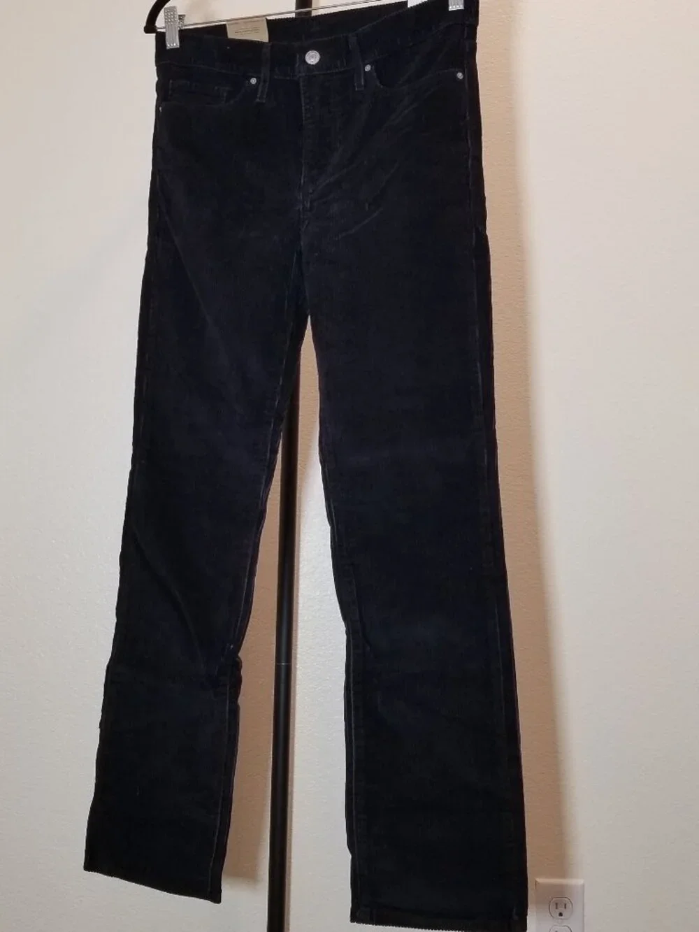 Levi's 314‎ Womens 29x30 Shaping Corduroy Straight Leg Black Pant Street NWT